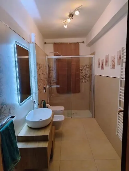 Appartamento Hykkara Station House Carini 0*,
